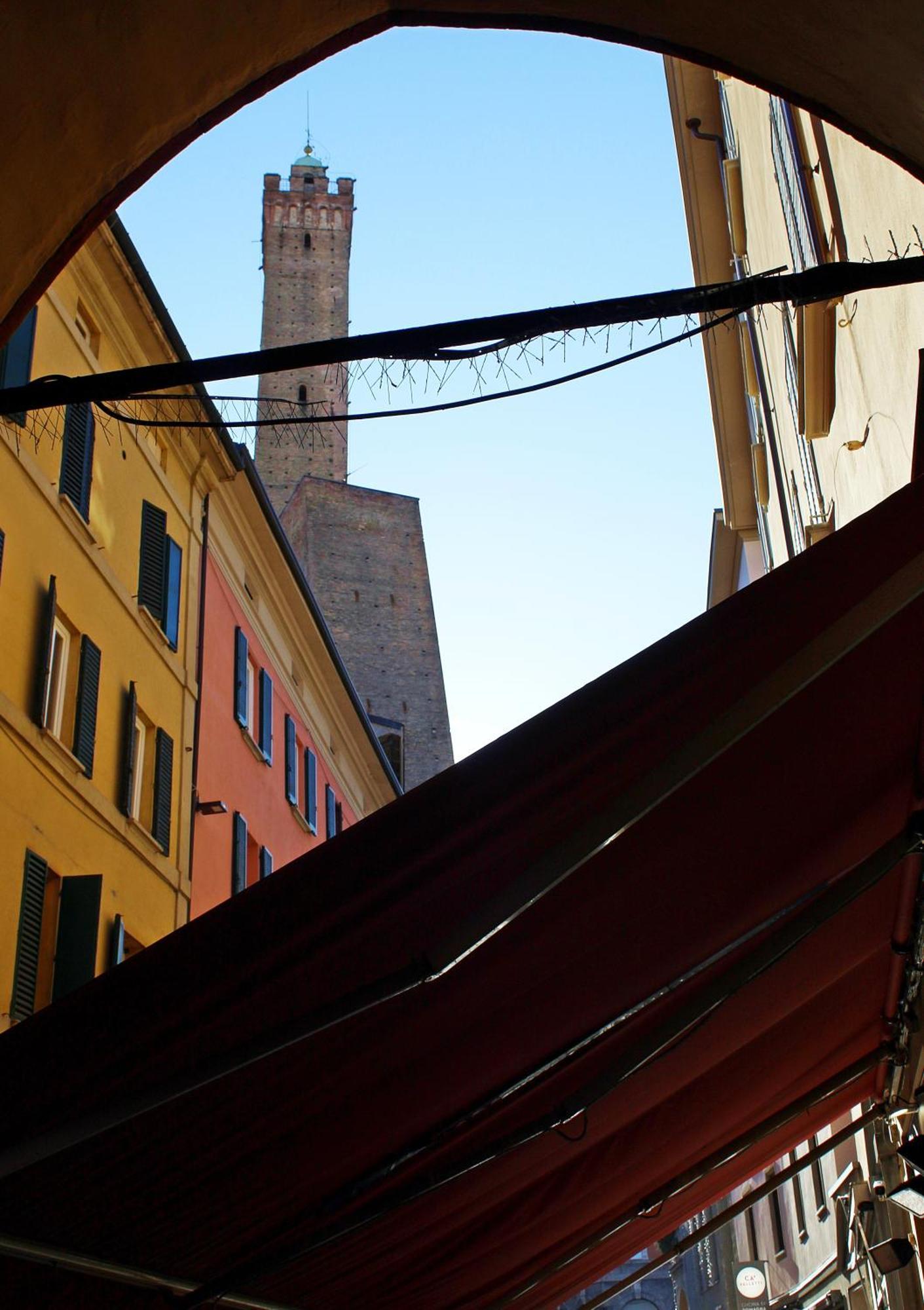 Appartamento Alle Due Torri Bologna Exterior photo