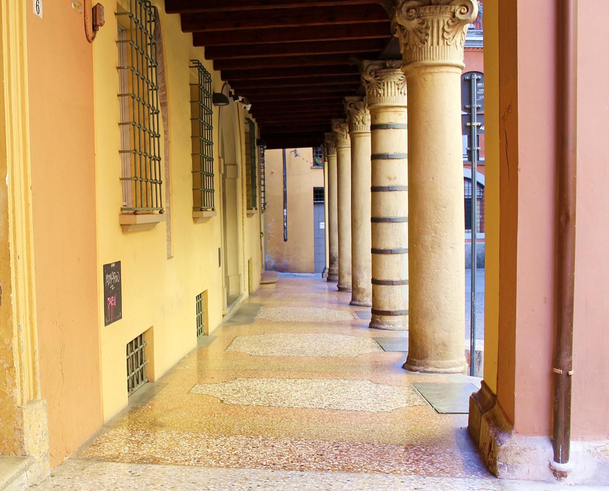 Appartamento Alle Due Torri Bologna Exterior photo